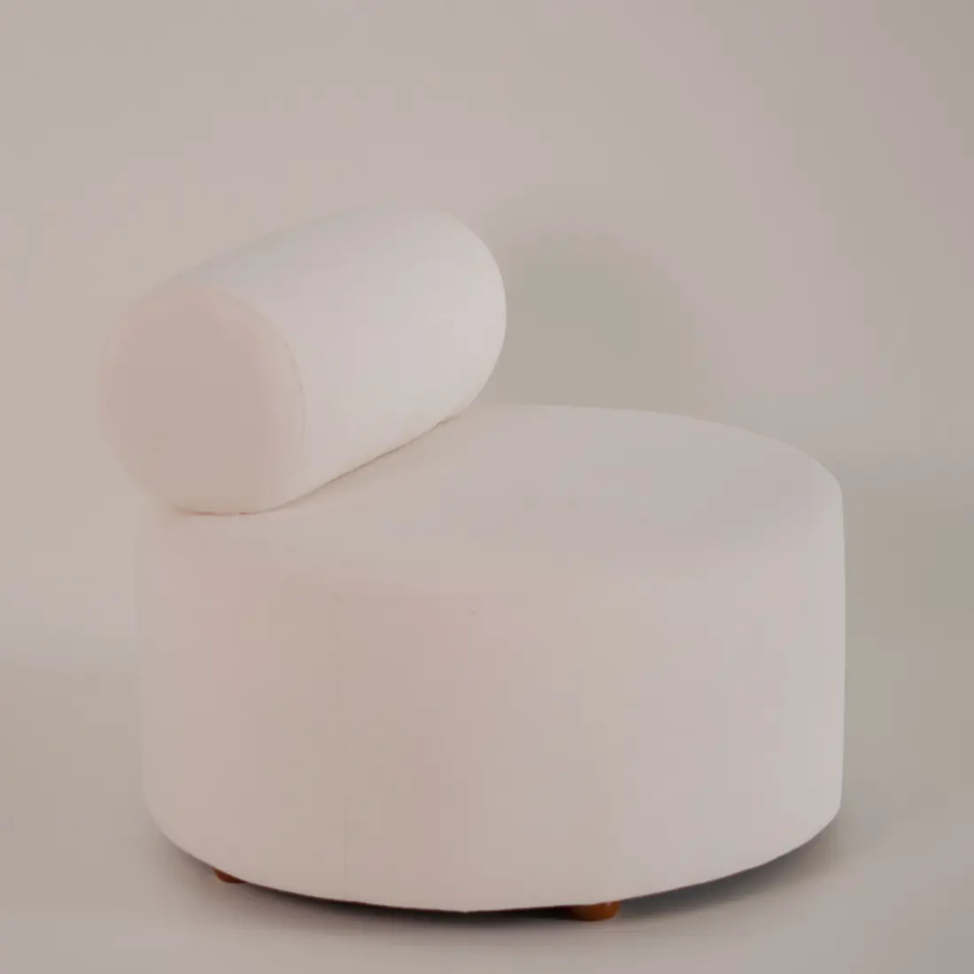 Poltrona RIVIERA OFF WHITE Bouclé Decorativa Confortável Sala Recepção - Imagem 2